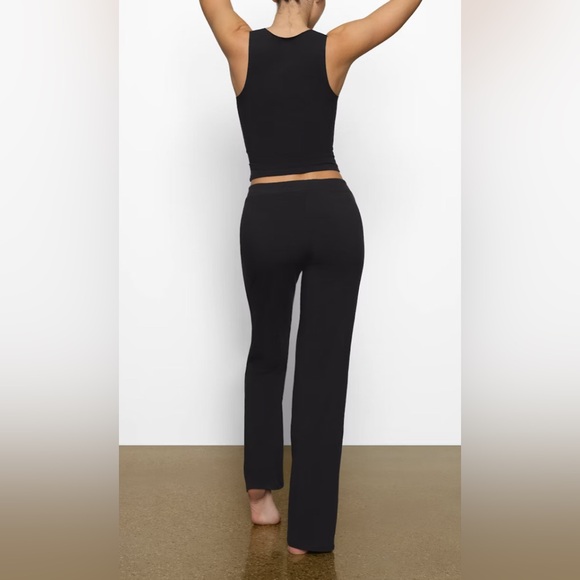 SKIMS COTTON JERSEY STRAIGHT LEG PANT, SIZE SMALL(short girl friendly) - Picture 3 of 6